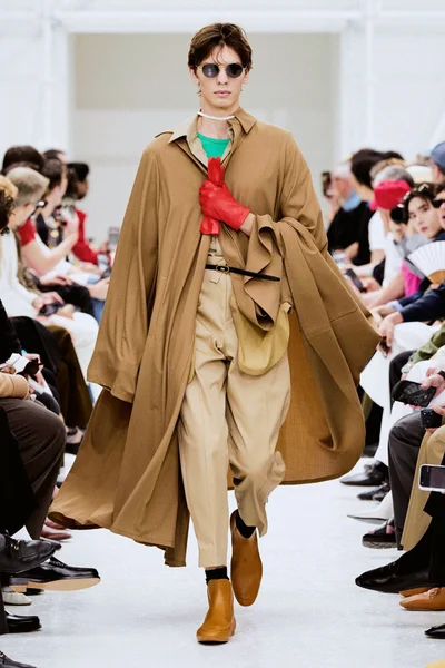 Look 48